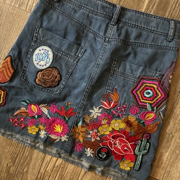 RARE Vintage Spell “Flower Child” Embroidered Denim Patchwork Skirt, Size Small - Picture 7 of 7